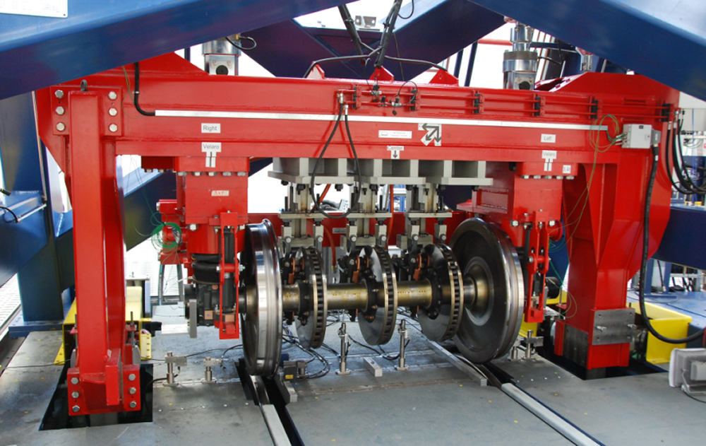 制动- 防滑- 轮轨作用的闭环控制实验装置