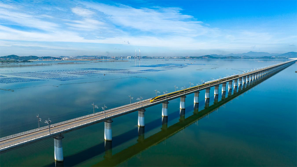 复兴号高速综合检测列车