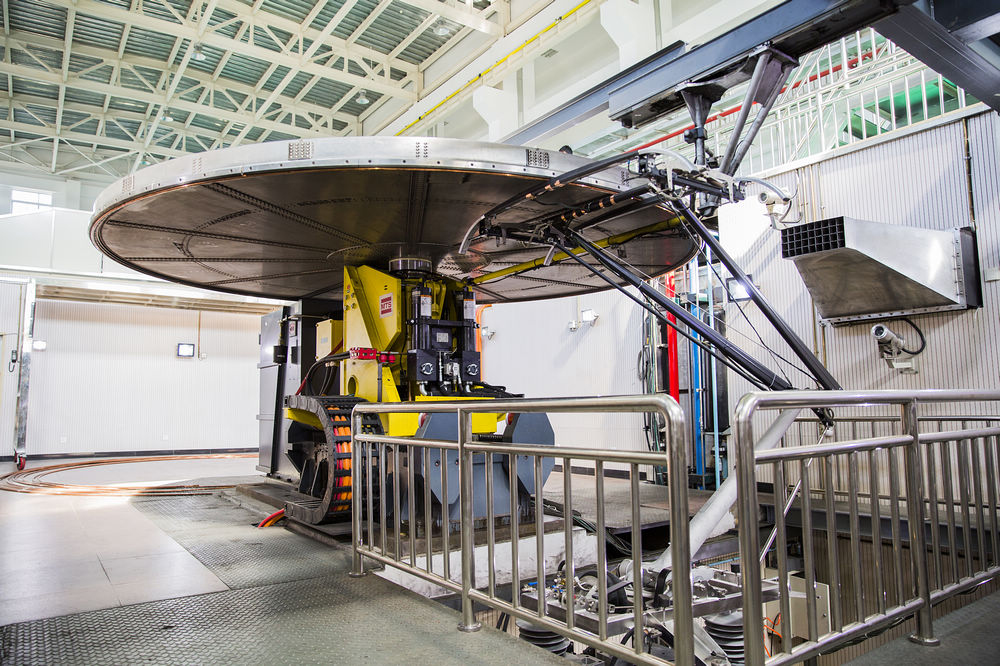 高速弓网关系试验台