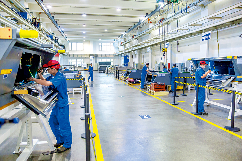 复兴号辅助变流器生产线