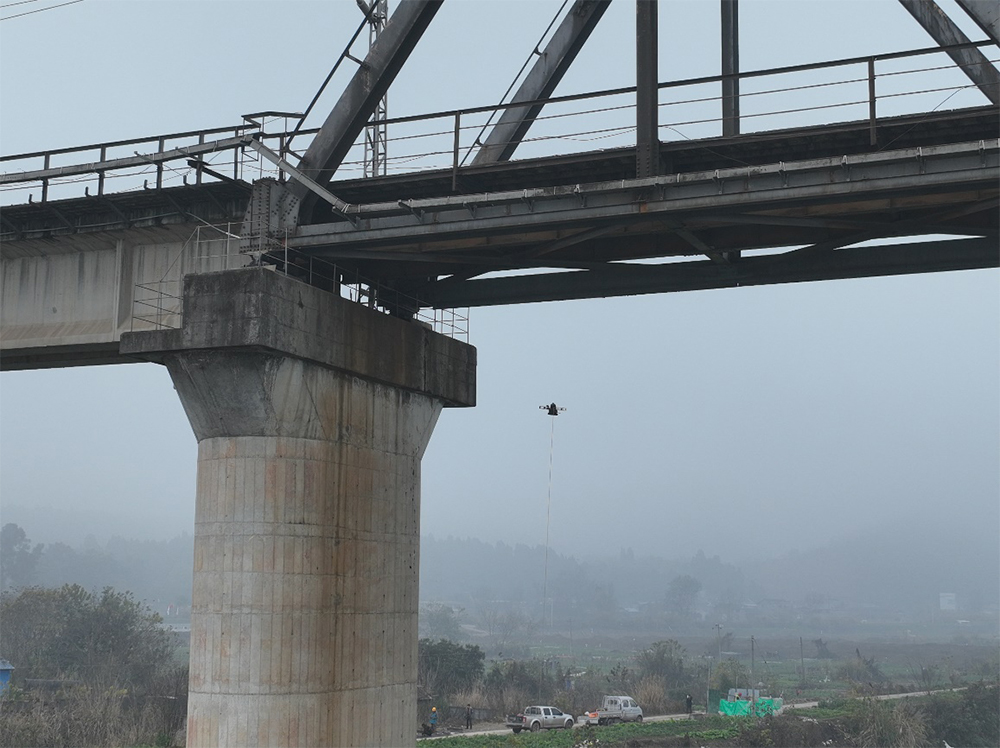 无人机巡检钢桁梁桥