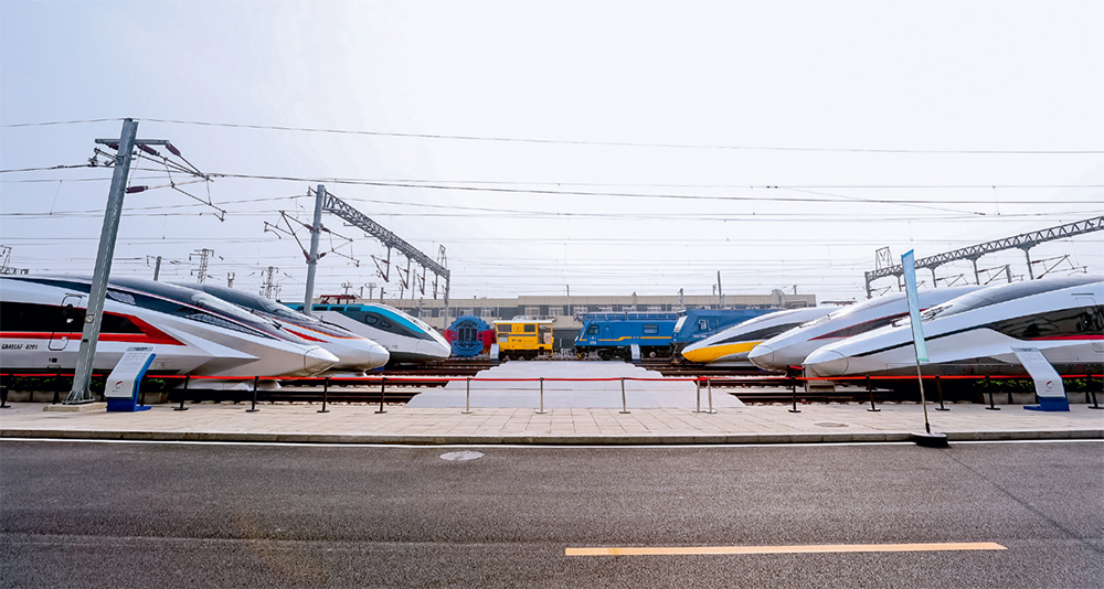 高铁创新之旅实车展