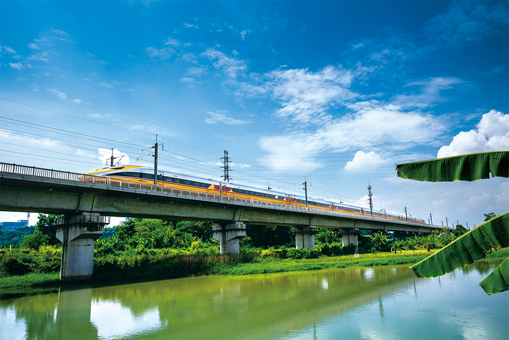 雅万高速综合检测列车执行联调联试任务